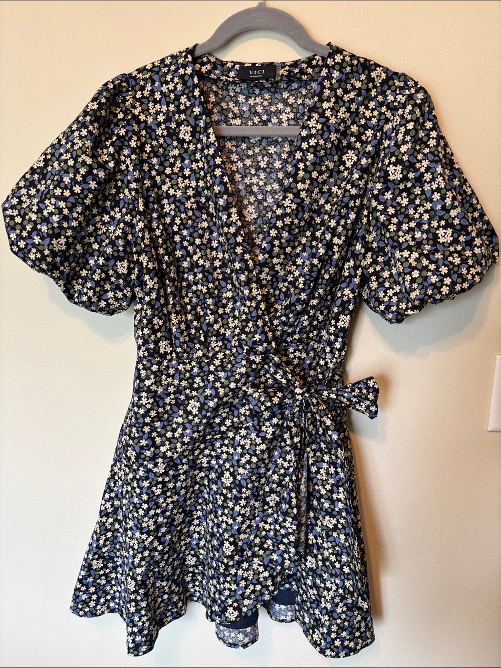 VICI Navy and White Floral Wrap Mini Dress size Medium